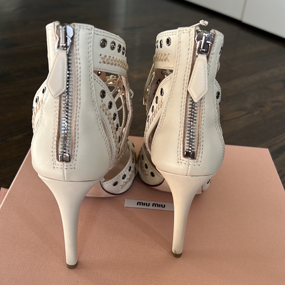 RARE MIU MIU Calzature Donna Cream Lace up eyelet Heels - size 37.5 eu - Picture 3 of 7